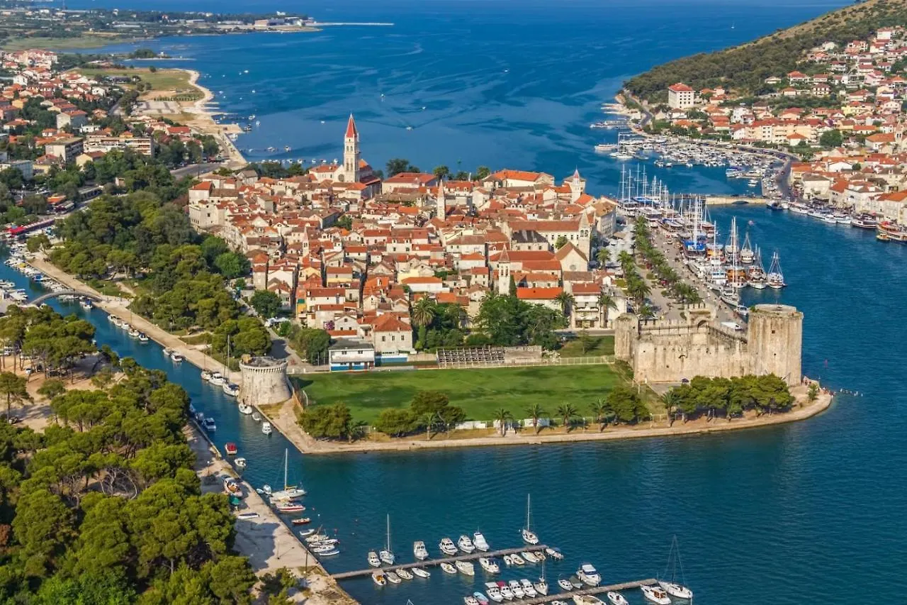 Apartment In Okrug Gornji With Sea View, Balcony, Air Conditioning, Wifi 5048-5 Trogir 0*,  Croatia