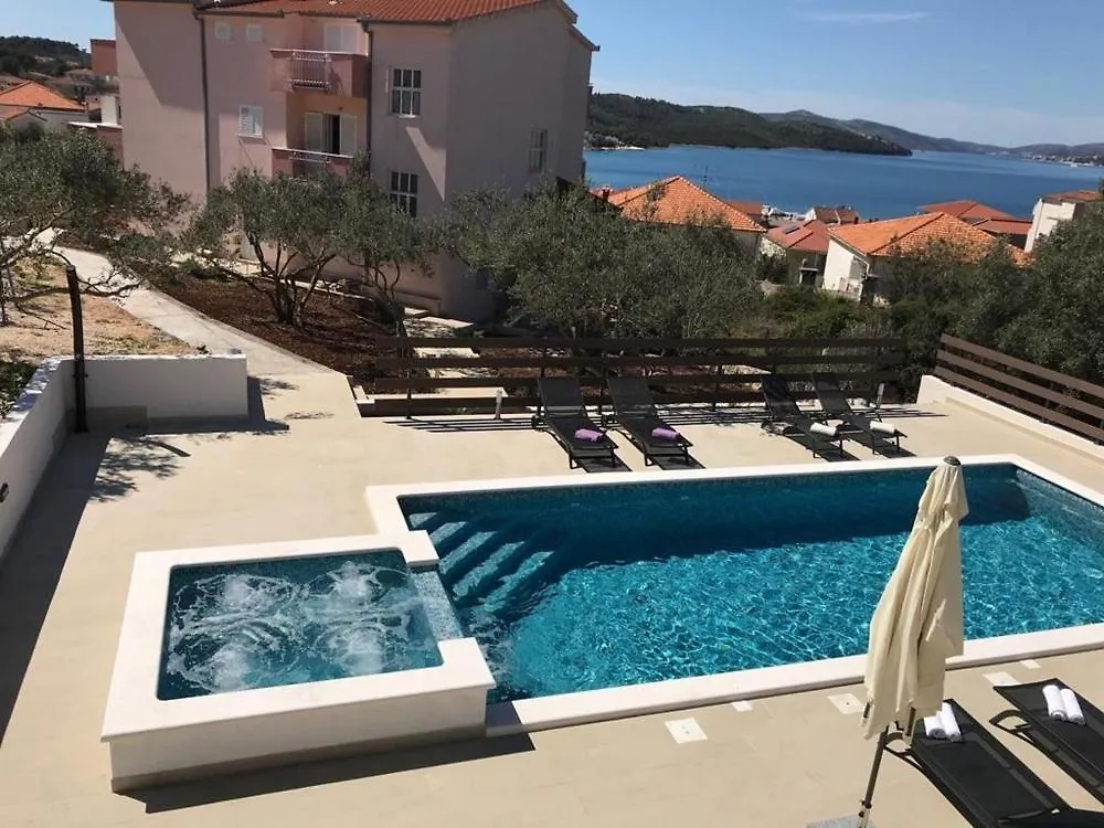 Apartment In Okrug Gornji With Sea View, Balcony, Air Conditioning, Wifi 5048-5 Trogir