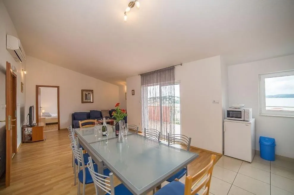 Apartment In Okrug Gornji With Sea View, Balcony, Air Conditioning, Wifi 5048-5 Trogir