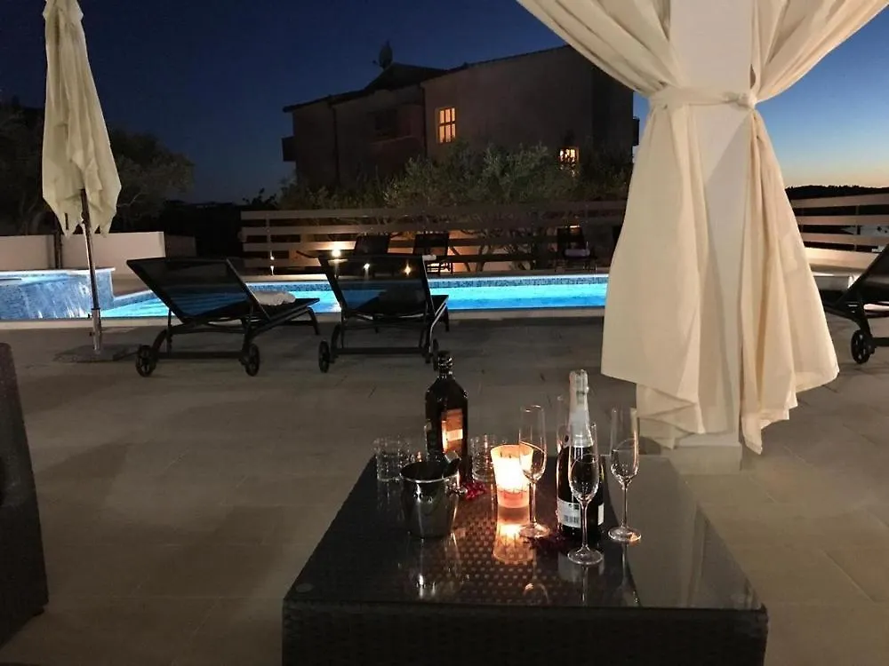 Apartment In Okrug Gornji With Sea View, Balcony, Air Conditioning, Wifi 5048-5 Trogir